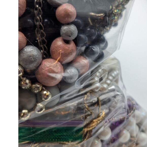 Jewelry Lot Vienna Repurpose Bag Over 4 Pounds Beads & Possible Wearable Pieces - Picture 2 of 11